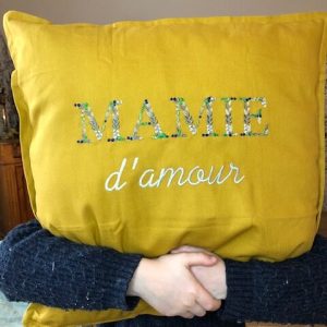 Coussin brodé